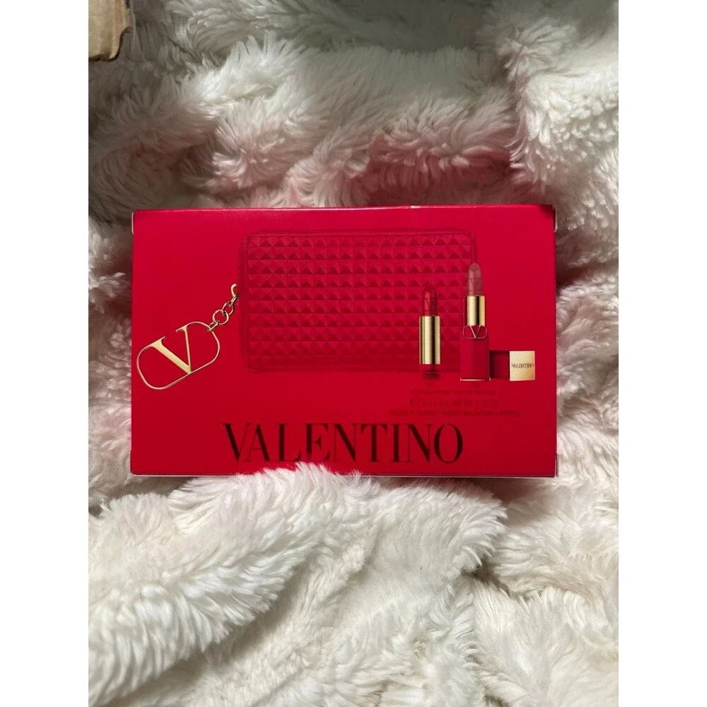 2 lipsticks and case